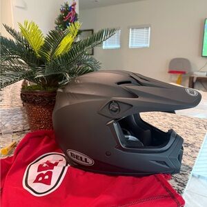 Matte Black Men's Helmet